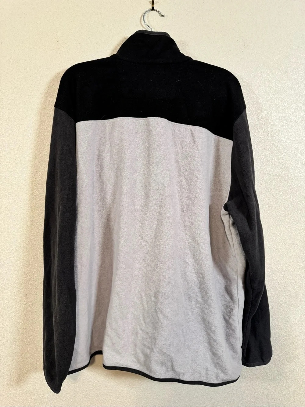 The North Face Black & Light Gray Two-Tone Full-Zip Fleece Jacket
